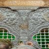 تصویر: نام امام رضا علیه السلام روی ضریح امام حسین علیه السلام