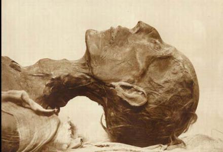کلیپ جسد مومیایی فرعون